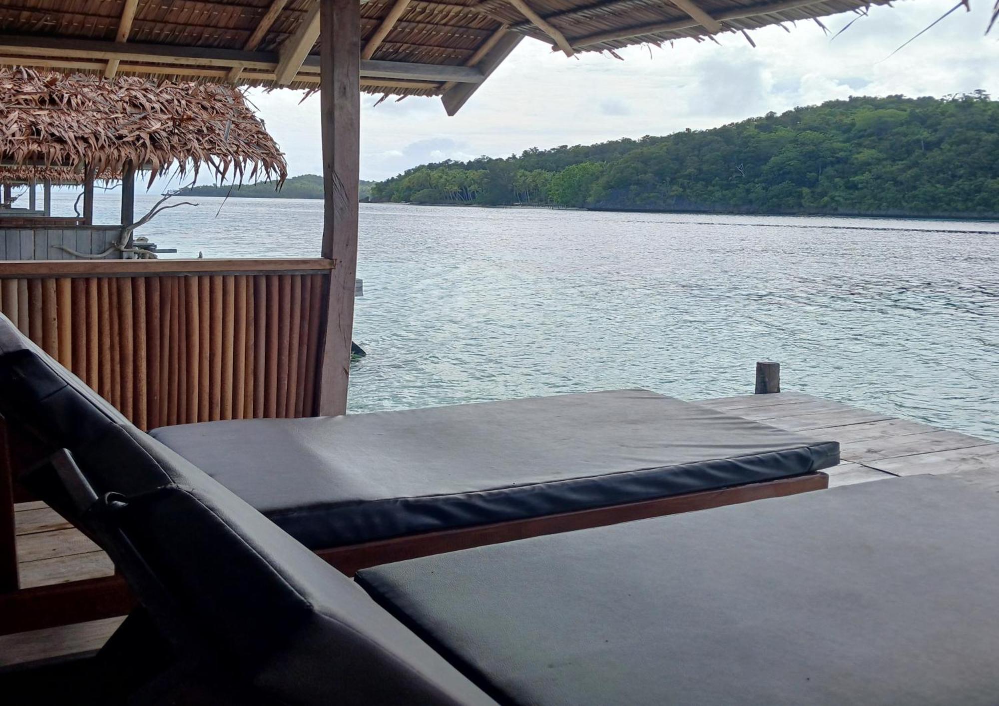 Meos Ambower Homestay Raja Ampat Fam Exterior foto